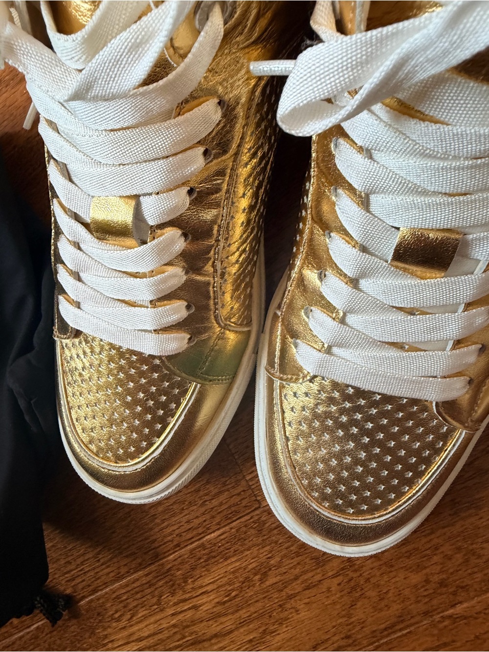 Zadig & Voltaire Gold High-Top Women's Sneakers with small discoloration!!!! ❗️ - Picture 8 of 10